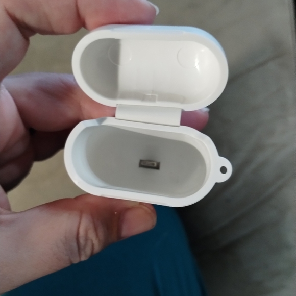 Brand new Air pods Wireless Charging Case - Picture 5 of 5
